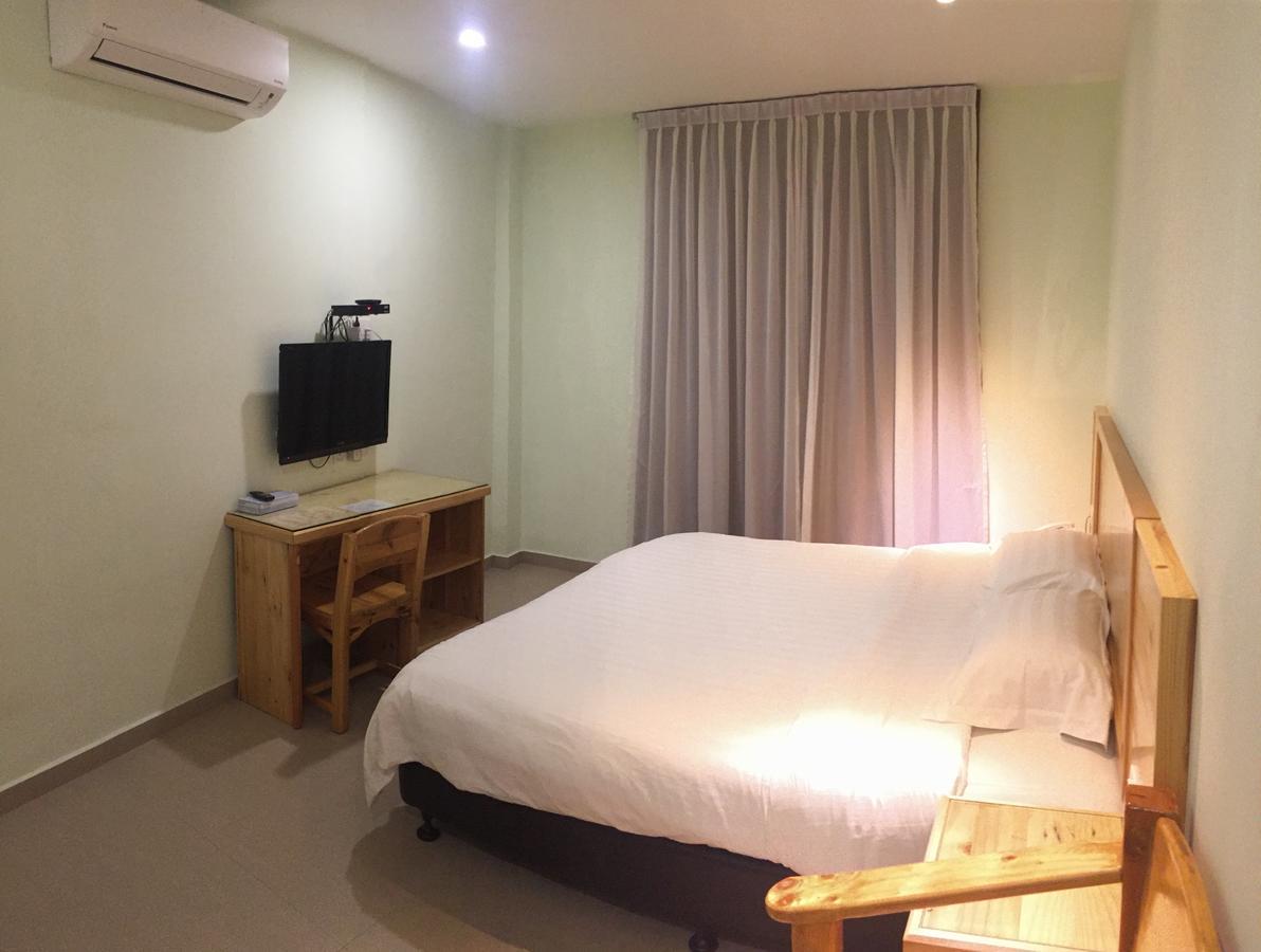 Semerah Garden Hotel Pontian Kecil Buitenkant foto